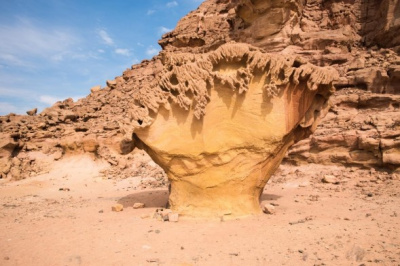 Каменный гриб в Дахабе