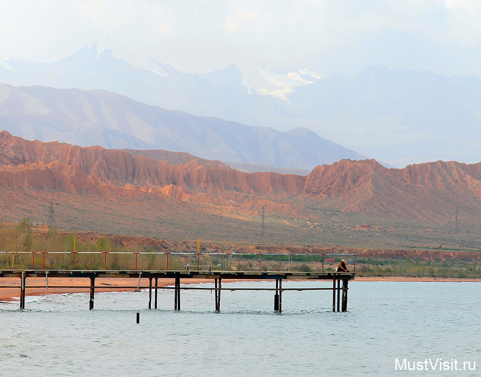 Озеро Иссык-Куль -  гордость Киргизии - самое большое озеро