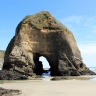 Природные арки на пляже Wharariki beach