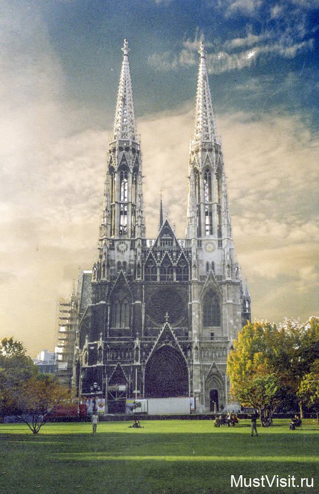 Церковь обета (Вотивкирхе) в Вене