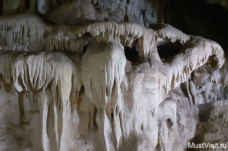 Храм «Пещера Тигра» на Краби