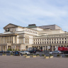 Панорамное фото здания театра взято из интернета