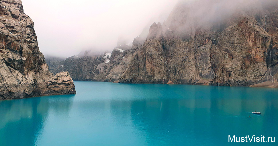 Озеро Кель-Суу - самое красивое и загадочное озеро Киргизии
