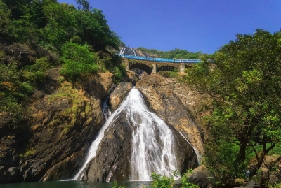 Водопад Дудхасар на Гоа
