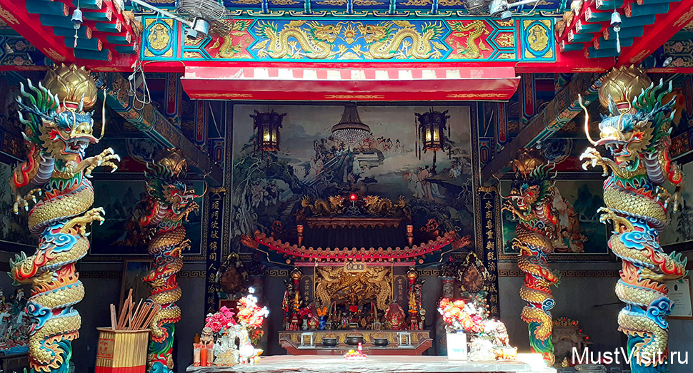 Храм Pung Thao Kong Shrine в Пхрэ