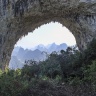 Природная арка в Яншо в Китае
