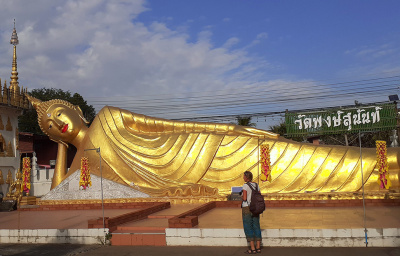 Храм Wat Phong Sunan в Пхрэ