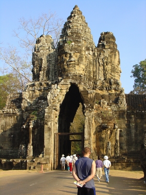 Южные ворота Ангкор-Тома