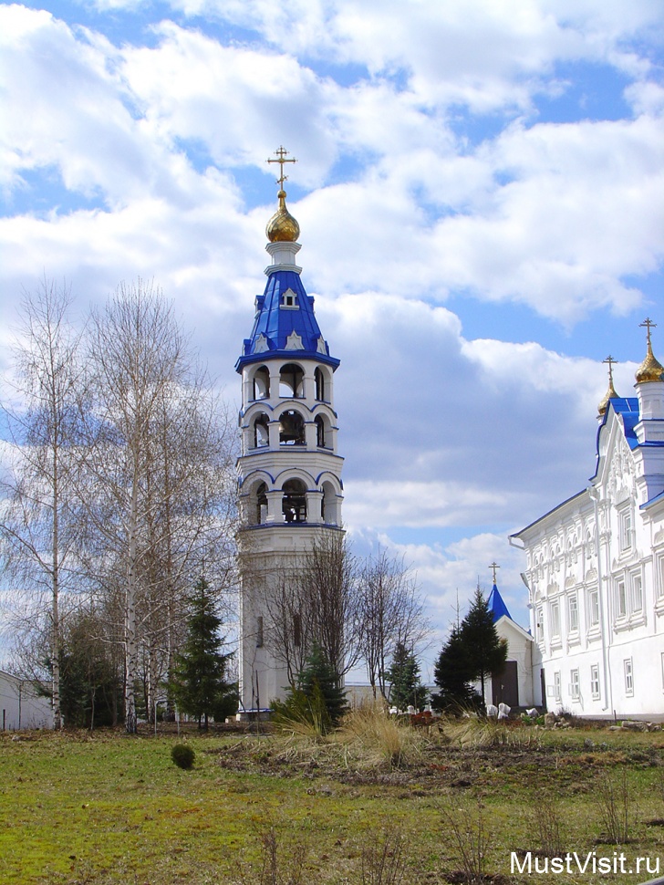 Малая колокольня Зилантова монастыря
