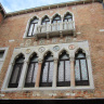 Дворец Ка-д' Оро в Венеции, Венецианские стрельчатые окна.