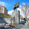 Памятник маршалу Баграмяну на одноименном Проспекте в Ереване.