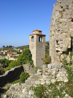 Часовая башня в старом Баре