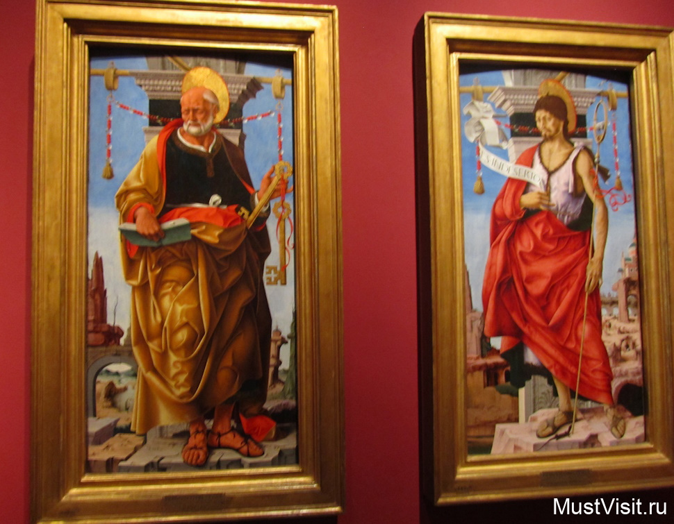 Пинакотека Брера в Милане, слева - Франческо дель Косса, Святой Петр, 1473г.