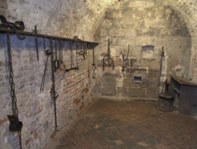 Музей Лошгефнгниссе в средневековом подземелье в Нюрнберге