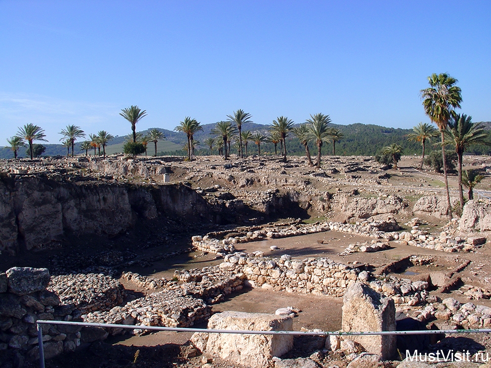 Древняя крепость Тель-Мегиддо