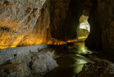 Пещера Шкоцьянске-Ям