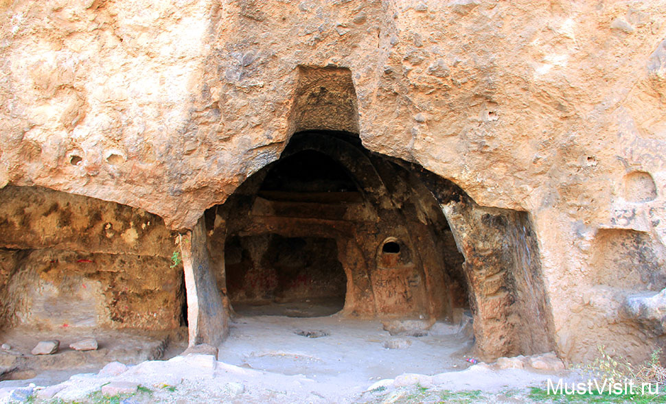Пещерный город Силле