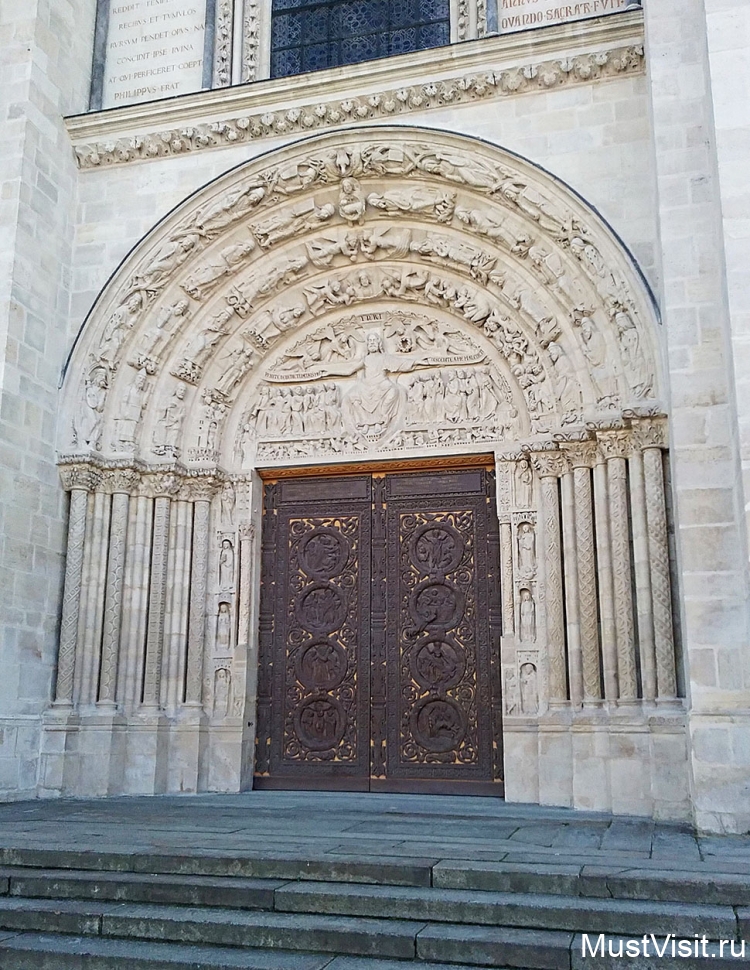 Портал базилики Сен-Дени в Париже