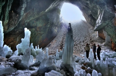 Ледяная пещера Обла Глава