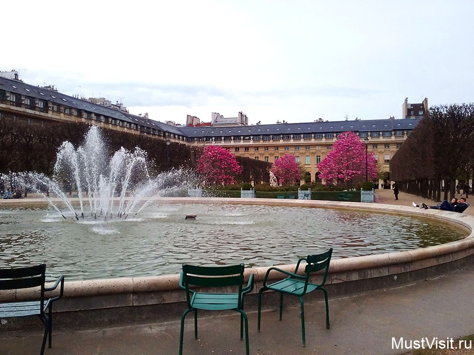 Сад Пале Руаяль в Париже