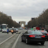 Город Париж, Елисейские поля, на дальнем плане - Триумфальная арка
