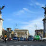 "Крылатые победы " по обе стороны моста Виктора Зммануила II в Риме