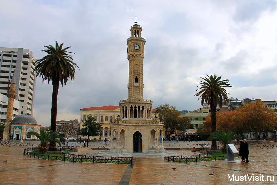 Часовая башня Конак в Измире