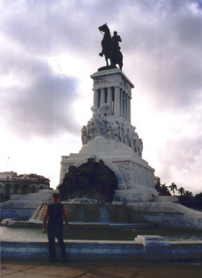 Памятник генералу Максимо Гомесу в Гаване
