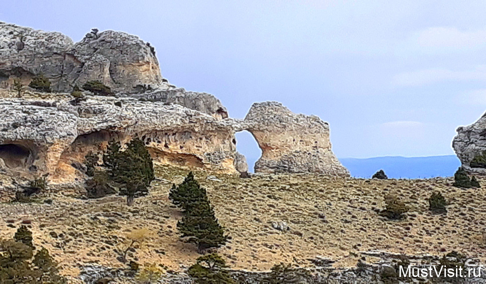 Природные арки крепости Мавга