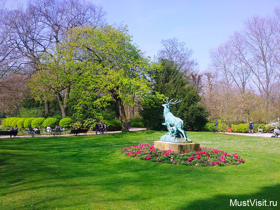 Дворцово-парковый ансамбль Люксембургский сад в Париже