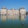 Люксембургский дворец и большой пруд.