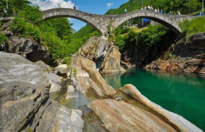 Каменный мостик в Лавертеццо