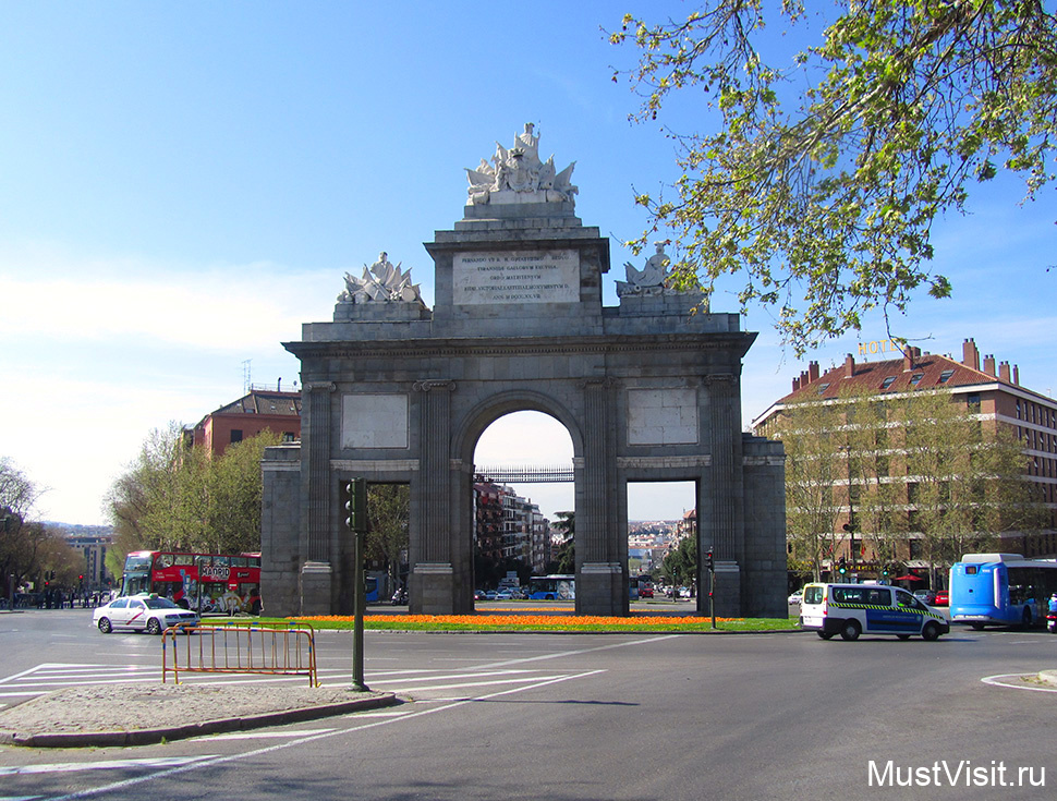 Триумфальная арка Толедо в Мадриде