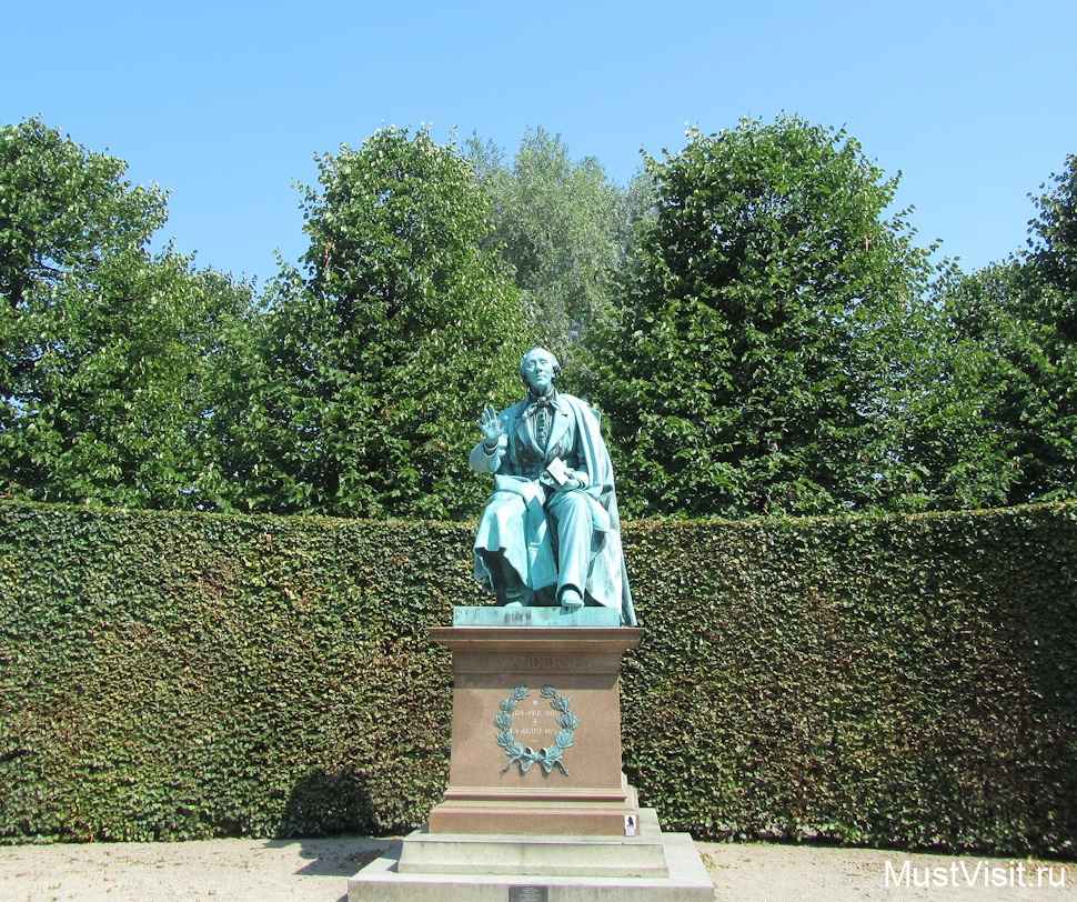 Замок Розенборг и Королевский сад. Памятник Гансу Христиану Андерсену.