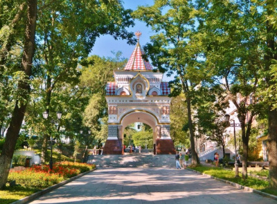Николаевские триумфальные врата во Владивостоке