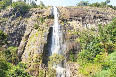 Водопад Diyaluma Falls