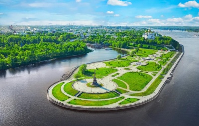 Парк на Стрелке в Ярославле