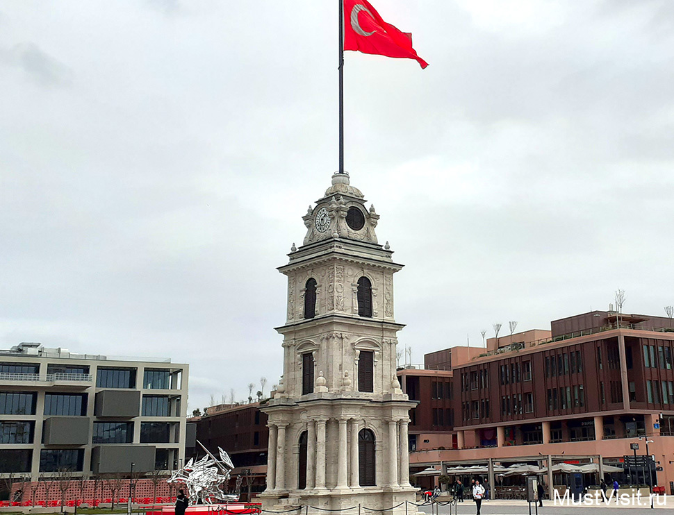 Часовая башня Топхане-и-Амире в Стамбуле