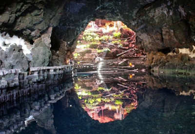 Пещеры и озера Jameos del Agua