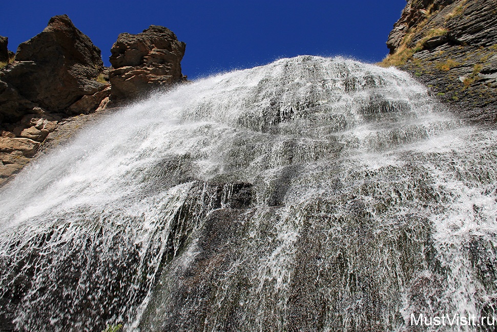 Водопад Девичьи косы в Терсколе