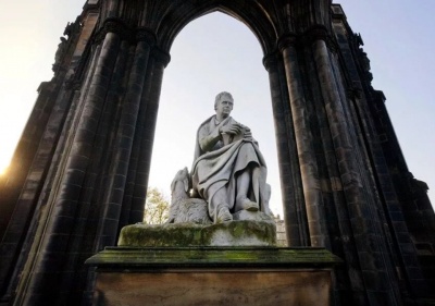 Монумент Скотта в Эдинбурге