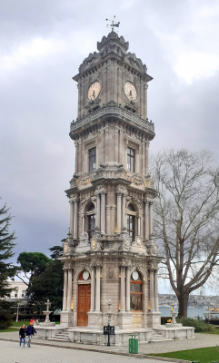 Часовая башня Долмабахче