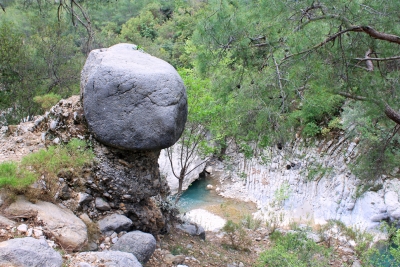 Каменный гриб в каньоне Гейнюк
