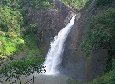 Водопад Dunhinda Falls
