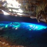 Пещера с голубой водой Грота-Азул в парке Шапада Диамантина