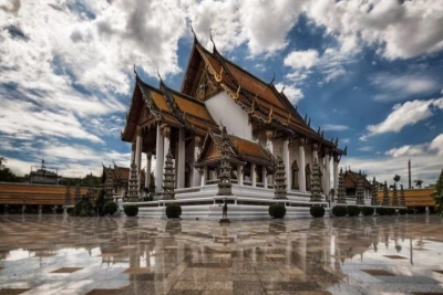 Храм Ват Сутхат в Бангкоке