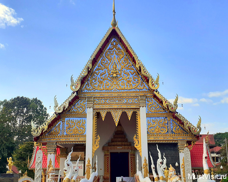 Храм Wat Chatawan в Пхрэ 