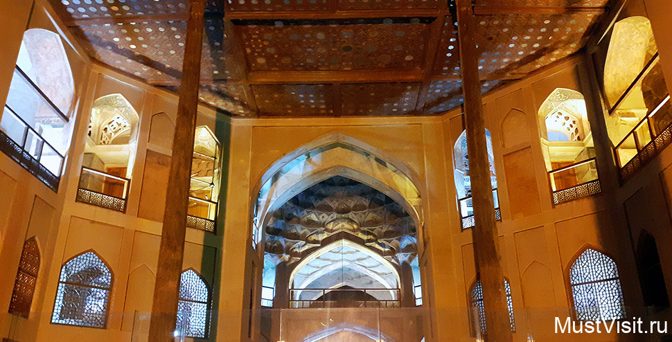 Дворец Шахт-Бешехт в Исфахане