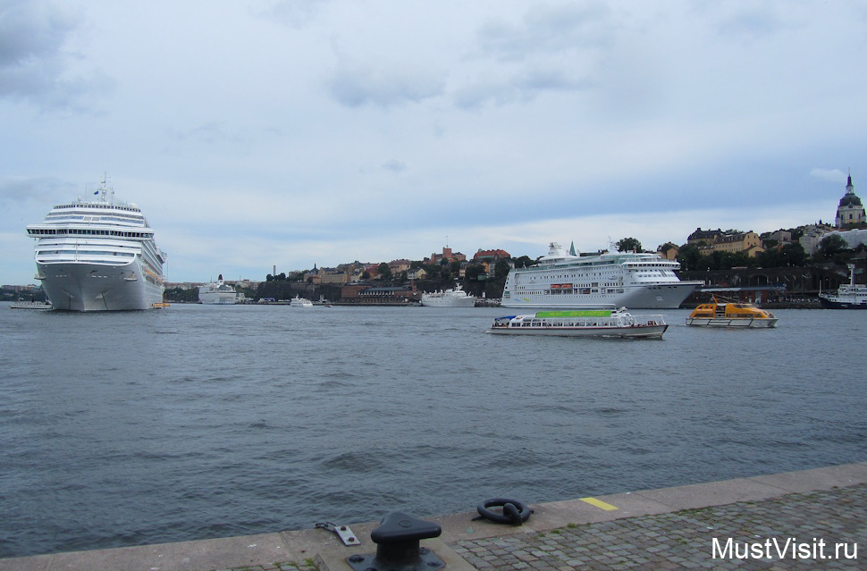 Город Стокгольм - город круизных лайнеров. Круизный терминал.