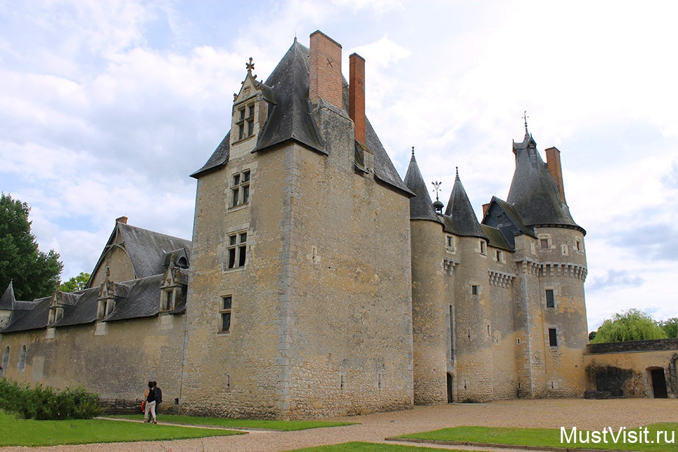 Замок Фужер-сюр-Бьевр